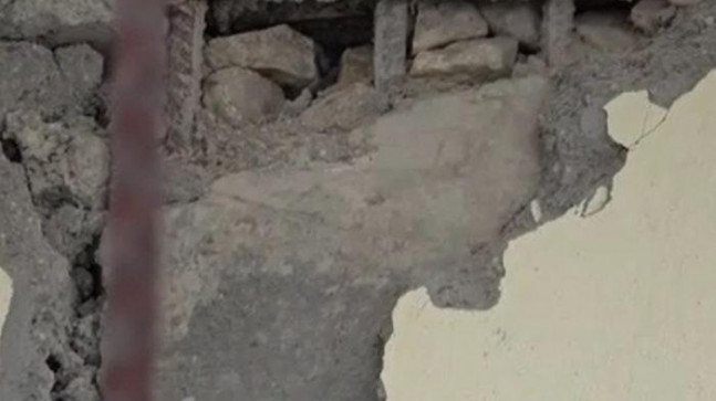 Deprem sonrası derin çatlaklar oluşmuştu… Korkutan iddia: Kolonlarına ekleme yapılan binaya ‘az hasarlı’ raporu verildi