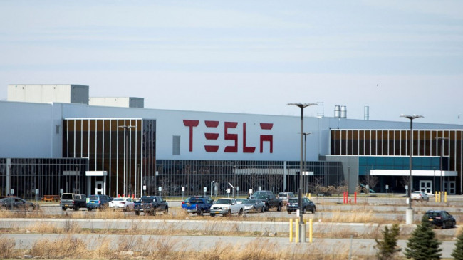 Tesla: İşçileri sendikalaştıkları için kovmadık
