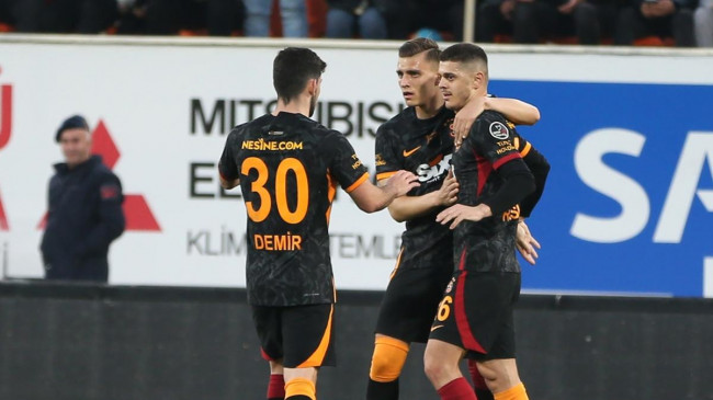 Galatasaray, Alanyaspor’u 4 golle yendi! Zaniolo siftah yaptı