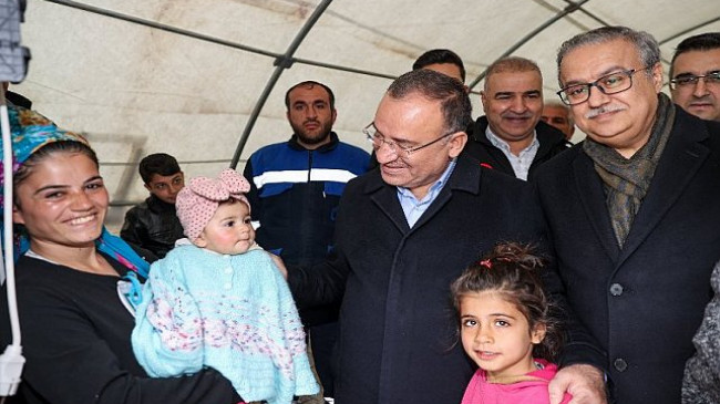Bakan Bozdağ Diyarbakır’da çadır kenti ziyaret etti – Güncel