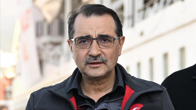 Bakan Dönmez, depremden etkilenen illerde hasarsız bölgelerin tamamında gaz arzının sağlandığını bildirdi