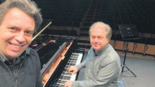 İspanya’da konser veren Cihat Aşkın depremzedeleri unutmadı