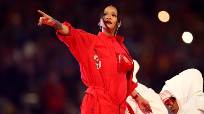Super Bowl performansıyla ses getiren Rihanna, Oscar Töreni’nde de sahne alacak