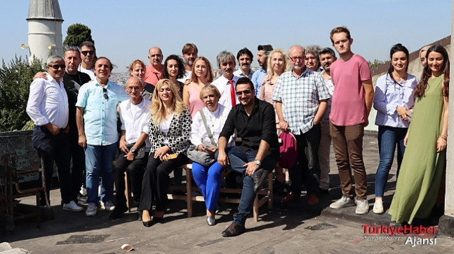 Tiyatro Sanatçıları Üsküdar’da Sabah Çayında Buluştu – Kültür Sanat & Sinema