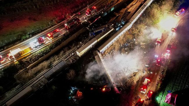 Yunanistan’da iki tren çarpıştı: 36 kişi hayatını kaybetti – Son Dakika Dünya Haberleri