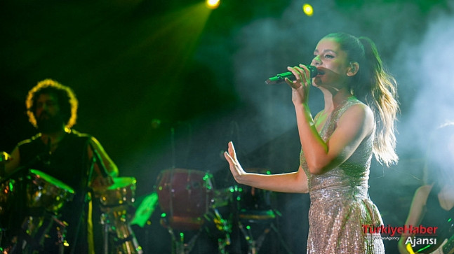 Atiye,30 Ağustos Zafer Bayramı’nda İzmir Kirazlı’da Sahne Aldı – Kültür Sanat & Sinema