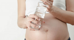 Hamilelere pet şişe uyarısı: Plastikler fetüsün organlarına ulaşabiliyor