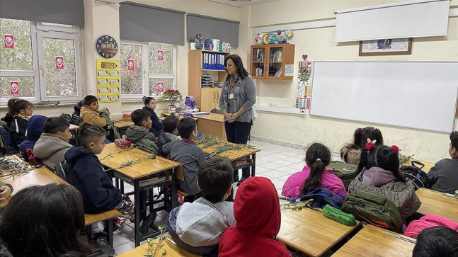 Depremden etkilenen illerdeki 217 bin 246 öğrencinin istedikleri illere nakli yapıldı