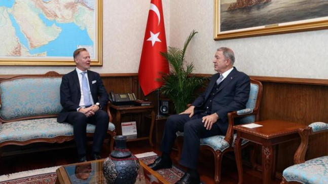 Bakan Akar, Ari Maki'yi kabul etti