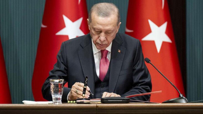 Son Dakika: Cumhurbaşkanı Erdoğan, seçim kararnamesini imzaladı! Türkiye 14 Mayıs’ta sandığa gidiyor