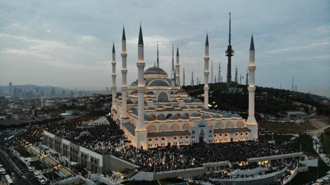Çamlıca Camii Nerede, Nasıl Gidilir? Büyük Çamlıca Camii Tarihi Ve Özellikleri…