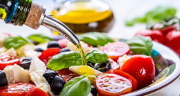 Erken bunamadan korunmak için Akdeniz diyeti şart!