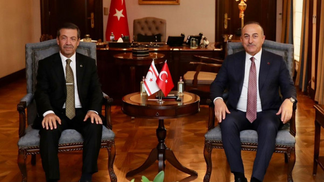 Bakan avuolu mevkida Erturulolu ile bir araya geldi
