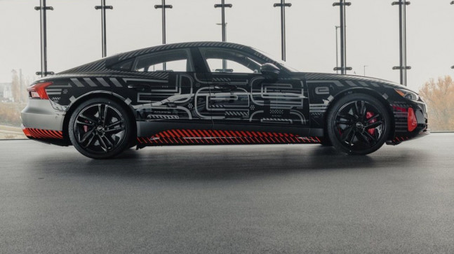 Audi’den sevilen kamuflaja özel seri: 75 adet üretilecek