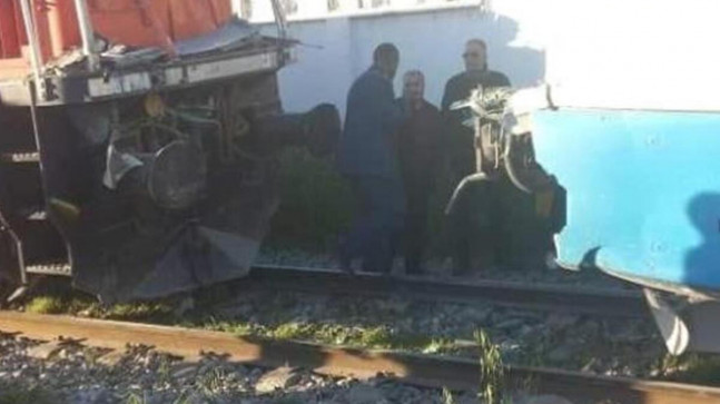 Cezayir’de yük treni tramvayla çarpıştı: 7 yaralı