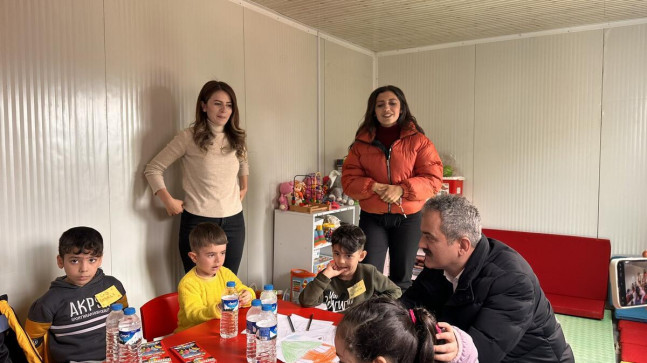 Özer, konteyner sınıfları ziyaret etti