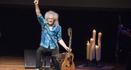 Türkiye için deprem bağışında bulunan Queen’in gitaristi Brian May Sir unvanı aldı