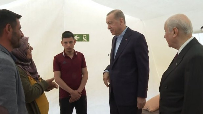 Başkan Erdoğan depremzede Ayşegül Bilen’i ziyaret etti