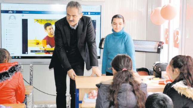 Deprem bölgesinde 3 ilde okullar açılıyor – En Son Haberler