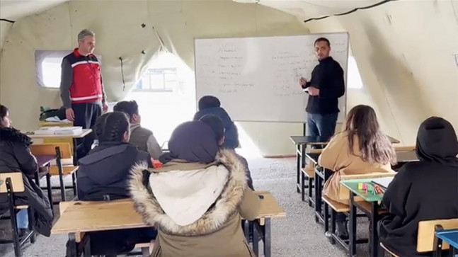Deprem bölgesindeki öğrenciler için oluşturulan destekleme ve yetiştirme kurs noktası 649’a ulaştı