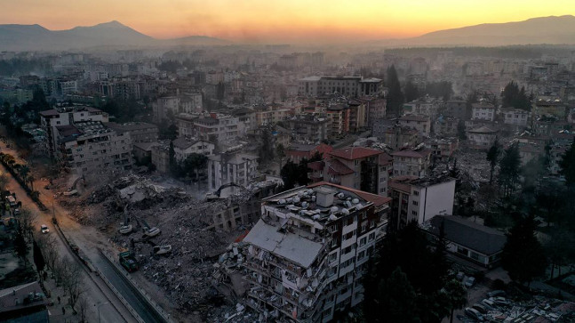 Depremin yıkıma yol açtığı 10 ildeki öğrencilerin KYK borçlarının tamamı silinmeli