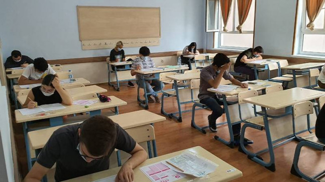İBB, depremzede öğrencilere ücretsiz LGS ve YKS dersleri verecek