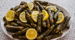 Lahana Sarmasının Yanına Ne Gider? Lahana Sarmasının Yanına Yemek Ve İçecek Tavsiyeleri