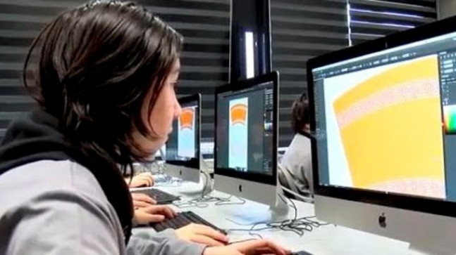 Meslek liselilerden depremzedeler için karton bardak ve kâğıt havlu üretimi