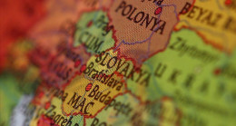 Slovakya Hakkında Bilgiler; Slovakya Bayrağı Anlamı, 2023 Nüfusu, Başkenti, Para Birimi Ve Saat Farkı