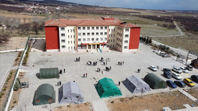 Strateji ve Bütçe Başkanlığının raporu depremlerin eğitime etkisini ortaya koydu