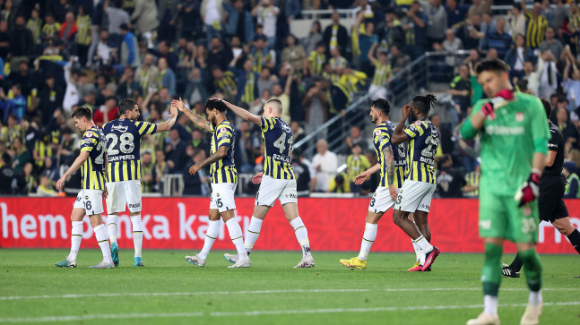 Dünyaca ünlü menajer Fenerbahçe ile görüşecek