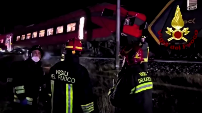 İtalya’da iki tren çarpıştı: 17 yaralı