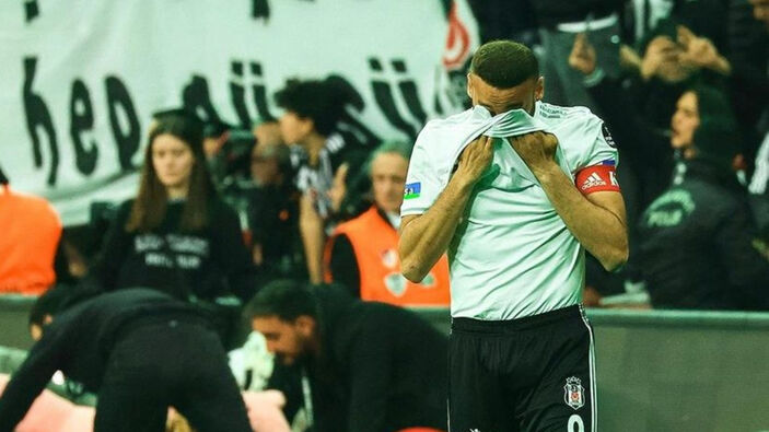 Cenk Tosun herkesi duygulandırdı! Tüyleri diken diken eden anlar! Gören gözyaşlarına boğuldu...