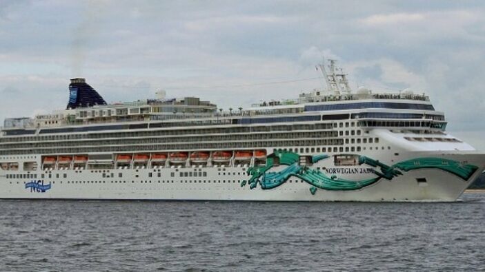 Norwegian Jade, ilk kez Bodrum'da demirledi