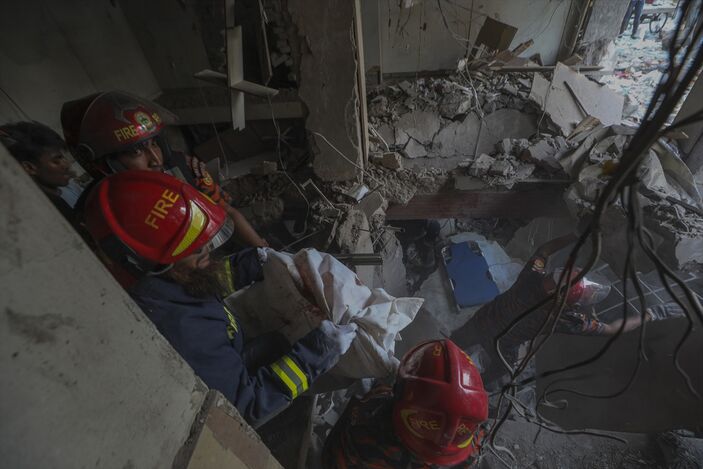 Bangladeş'te bir binadaki patlamada 14 kişi yaşamını yitirdi