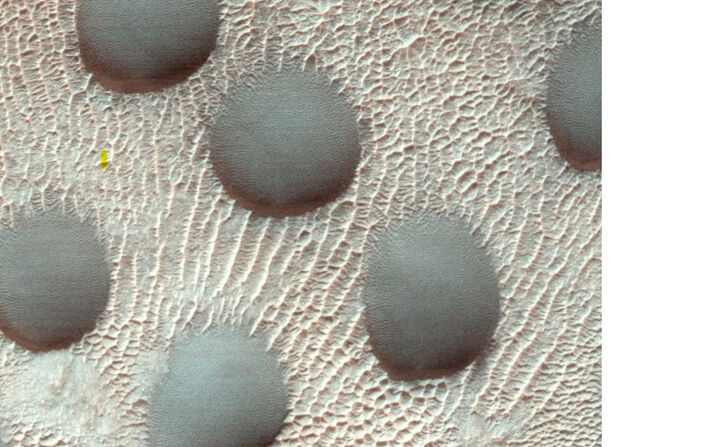 Mars'taki gizemli kum tepeleri görüntülendi