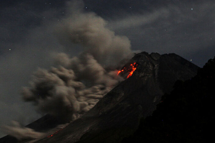 Merapi yanardağında hareketlilik sürüyor #1