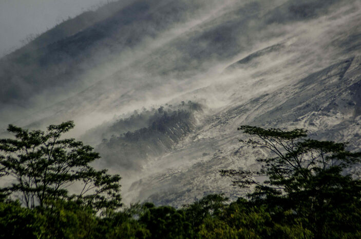 Merapi yanardağında hareketlilik sürüyor #3