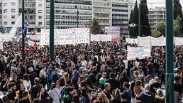 Yunanistan'da tren kazası protestoları sürüyor