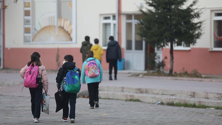 Mersin’de okullar tatil mi? Erdemli’de 4.3 büyüklüğünde korkutan deprem! 17 Mart Cuma Lise, ortaokul, ilkokul, anaokulu eğitime ara verildi mi?