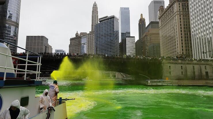 Plastik ördek yarışından yeşil şölene: Renkli görüntülerin merkezi Chicago Nehri