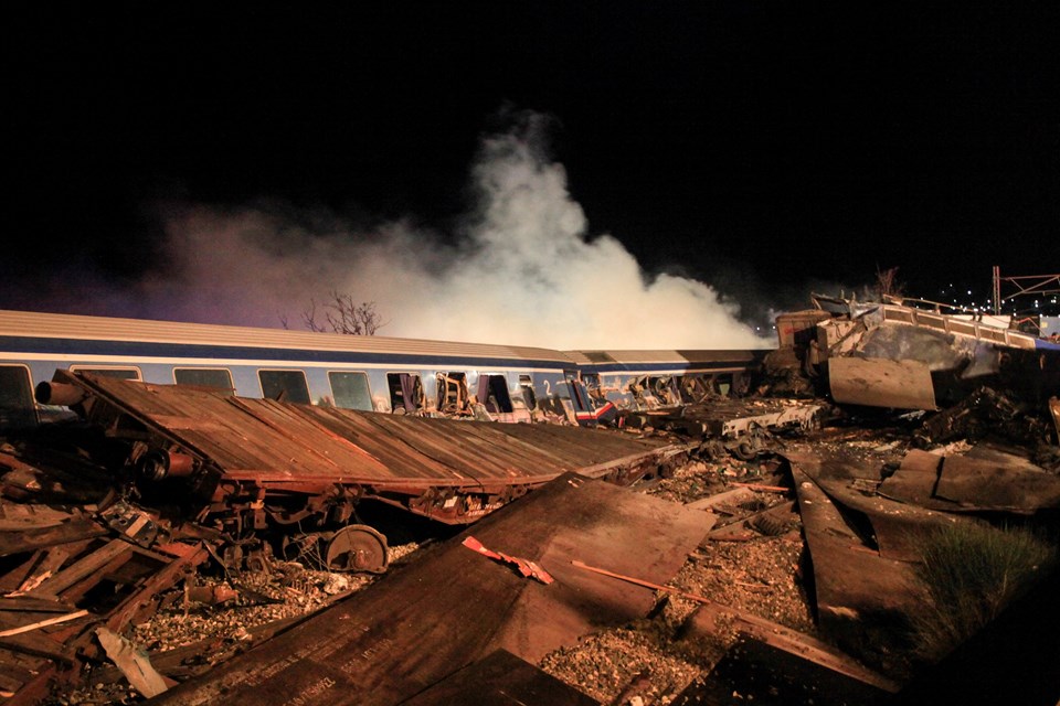 Yunanistan'da iki tren çarpıştı: 36 kişi hayatını kaybetti - 2
